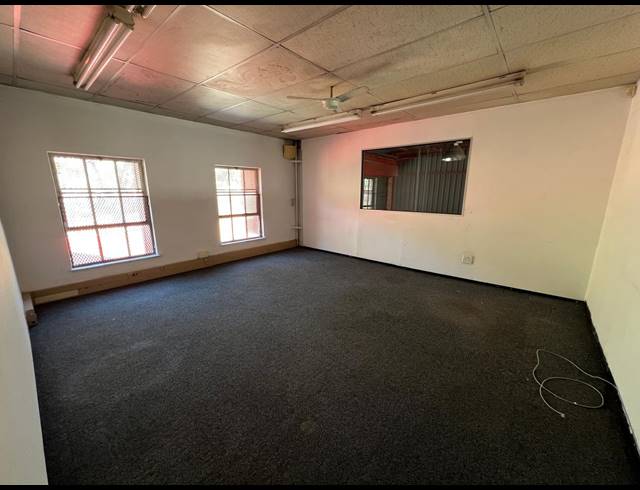 431M² WAREHOUSE TO LET IN STRIJDOMPARK